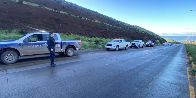 Gobierno de Playas de Rosarito atiende afectaciones por lluvias y refuerza seguridad vial