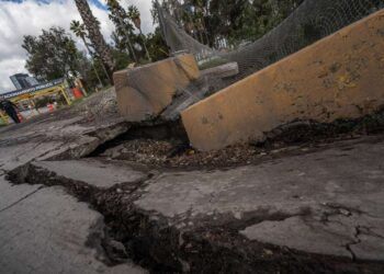 Nuevo socavón se abre en la Vía Rápida Oriente