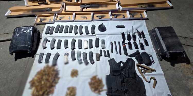 Policía Municipal aseguran arsenal en la colonia Los Valles