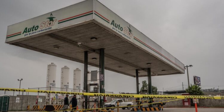 Explosión en gasera de la Tercera Etapa del Río deja cuatro trabajadores lesionados