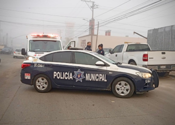 Joven se impacta con puesto de tacos y atropella a un trabajador en el bulevar Cucapah