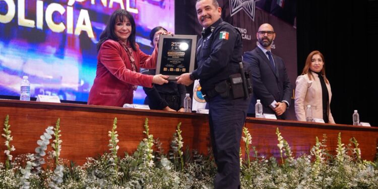 ¡COMPROMISO CUMPLIDO! NORMA BUSTAMANTE ANUNCIA RETIRO ANTICIPADO Y AUMENTOS PARA POLICÍAS DE MEXICALI