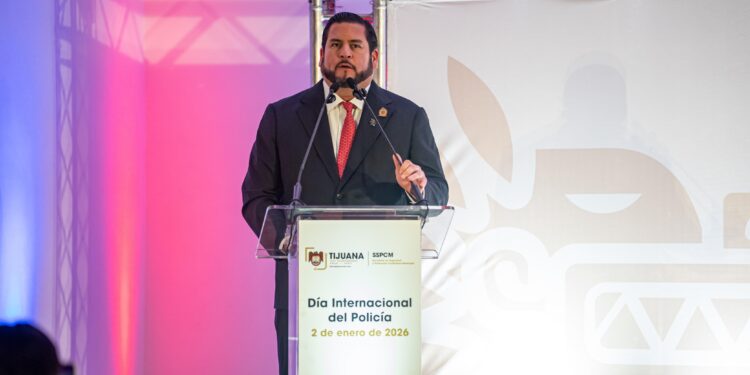 Reconocen a policías municipales de Tijuana en su día; anuncian 140 nuevas plazas para 2026