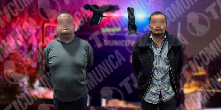 Policía Municipal de Tijuana detuvo a dos hombres armados con narcomensaje dirigido a “tiradores” en la Libertad