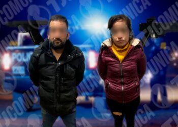 Detienen a pareja con armas de uso exclusivo del Ejército