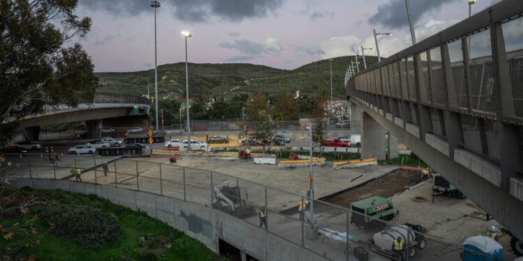 Tránsito regular hacia México en la garita de San Ysidro pese a obras en la I-5