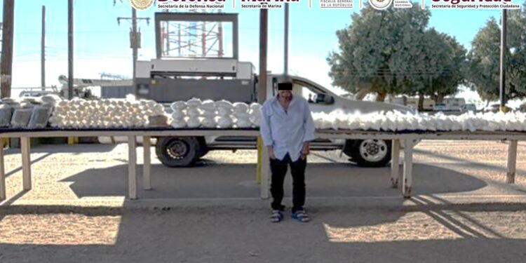 EN SONORA, AUTORIDADES FEDERALES DETUVIERON A UN HOMBRE QUE TRANSPORTABA MÁS DE 200 KILOS DE METANFETAMINA