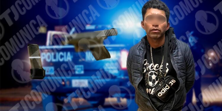 Municipal de Tijuana atora a sujeto con pistola en Lomas del Matamoros