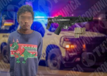 Policía Municipal de Tijuana detuvo a joven con fusil y cartuchos