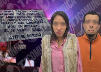 Policía Municipal de Rosarito detiene a pareja con narcomanta