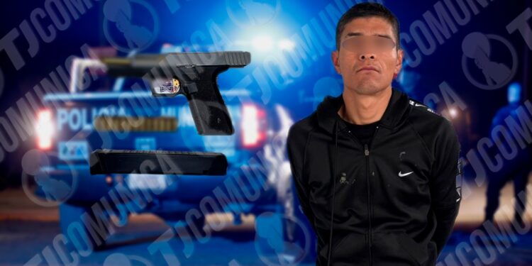 Municipal de Tijuana atora a hombre armado