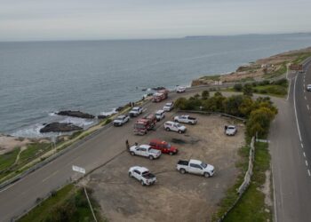 Localizan cuerpo sin vida a la orilla del mar en la autopista Tijuana–Ensenada