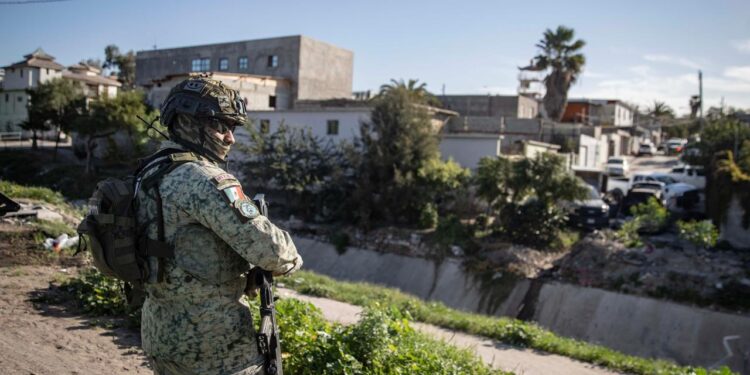 Incendian camioneta con cuatro cuerpos en la colonia El Pípila