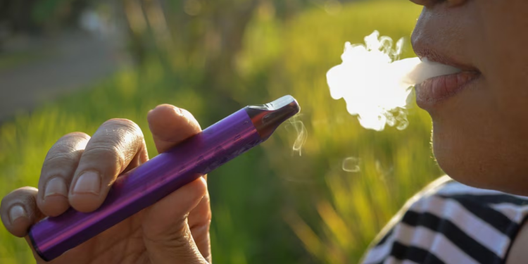 México castigará hasta con ocho años de prisión la venta de vapeadores