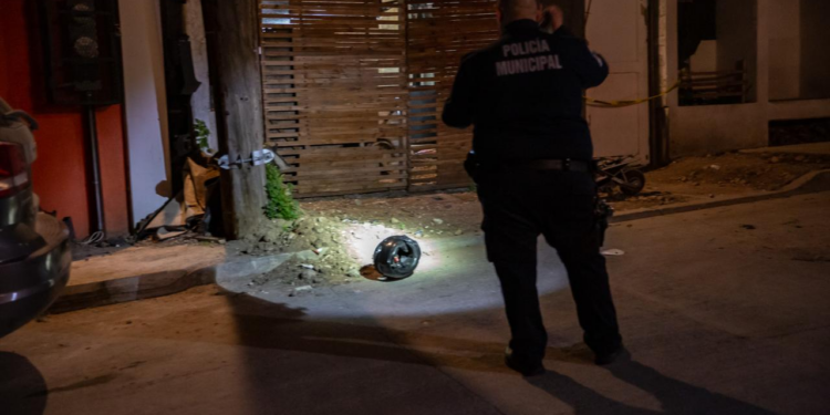 Matan a hombre en el patio de una casa en Camino Verde