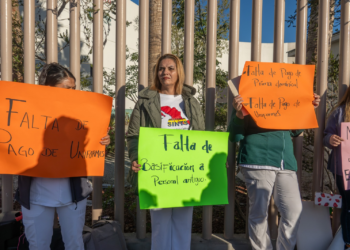 Trabajadores de la salud protestan por despidos injustificados en el Hospital Materno Infantil