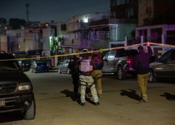 Asesinan a hombre dentro de un vehículo en la colonia Presidentes