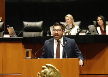 Impulsa Armando Ayala justicia social para personas adultas mayores y trabajadores agrícolas de San Quintín