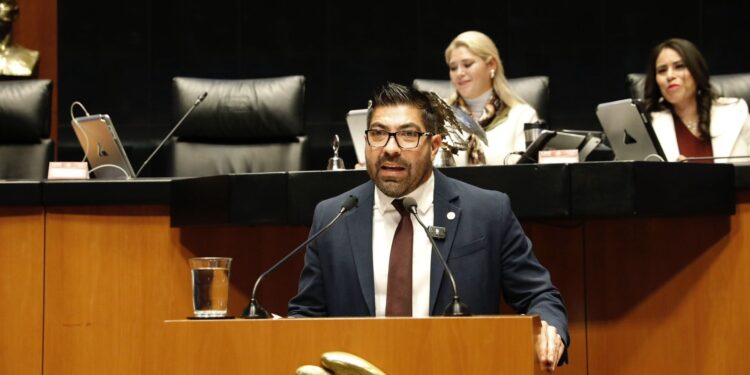 Impulsa Armando Ayala justicia social para personas adultas mayores y trabajadores agrícolas de San Quintín