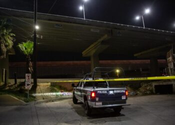 Hallan restos humanos en un auto en la colonia Castillo
