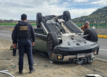 Grupo Proteo atiende volcadura en la escénica Mexicali–Tijuana