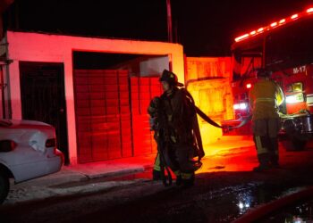 Se incendia casa en la colonia Defensores de Baja California