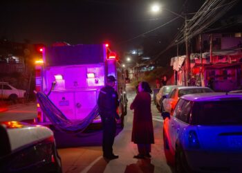 Conductor es asesinado a balazos y termina impactado contra iglesia en la colonia Reforma