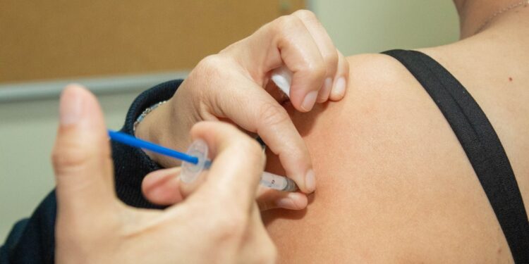 Reitera alcaldesa Claudia Agatón llamado a la población a beneficiarse con las jornadas de vacunación