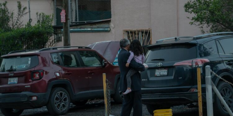 Incendian tres vehículos en Residencial Agua Caliente