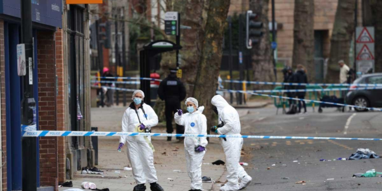 Siete personas resultaron heridas tras un atropello intencional en el Reino Unido