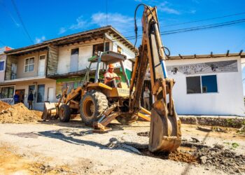 Encabeza Claudia Agatón Muñiz arranques de rehabilitación de dos vialidades importantes de Ensenada