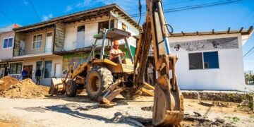 Encabeza Claudia Agatón Muñiz arranques de rehabilitación de dos vialidades importantes de Ensenada