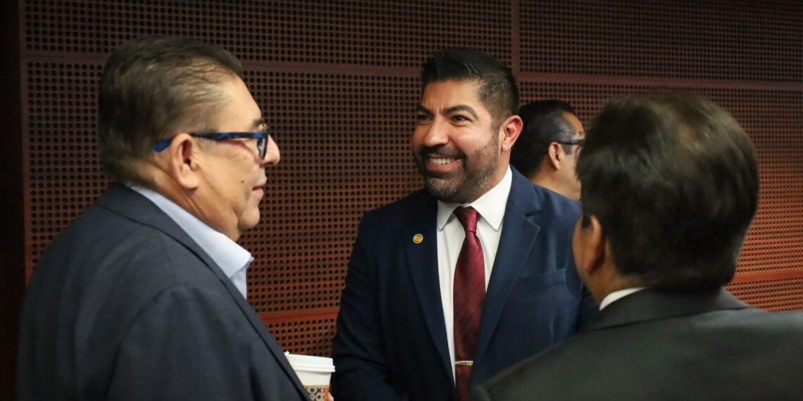 Apoya Armando Ayala reforma para frenar pensiones y jubilaciones millonarias en el sector público