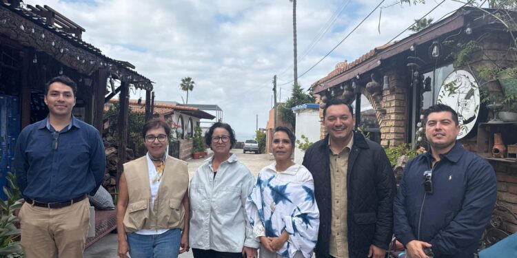 Presidenta municipal Rocío Adame fortalece coordinación con SEMARNAT para la protección ambiental del litoral de Playas de Rosarito