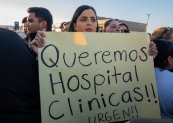 Residentes de Santa Fe protestan contra panteón; Ayuntamiento detiene proyecto