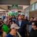 Vecinos de Santa Fe llevan protesta al Palacio Municipal; logran diálogo con el alcalde