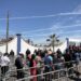 Abren puertas para concierto gratuito de Carín León en Tijuana; calor no detiene a fans