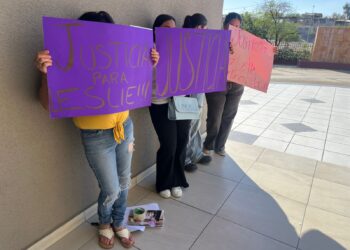 Familiares se manifiestan en FGE y logran atención para menor en Mexicali