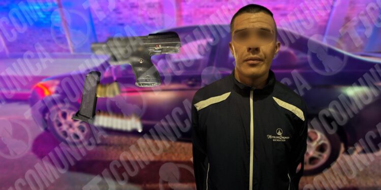 Cae conductor armado y lo detiene la municipal de Tijuana