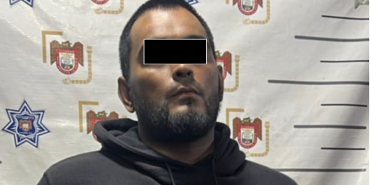 Detienen a hombre armado con orden de aprehensión por homicidio en Playas de Tijuana