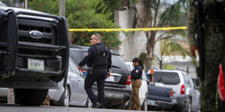 Asesinan a hombre dentro de un vehículo en la colonia Lagunitas