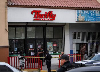 Ataque armado dentro de nevería Thrifty deja a un hombre sin vida en Jardines de Agua Caliente