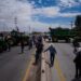 Productores del Valle de Mexicali bloquean con tractores la carretera Mexicali–San Luis Río Colorado