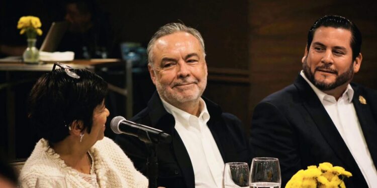 RESALTA RAMÍREZ CUÉLLAR TRABAJO DE ISMAEL BURGUEÑO EN PLAN NACIONAL DE VIVIENDA