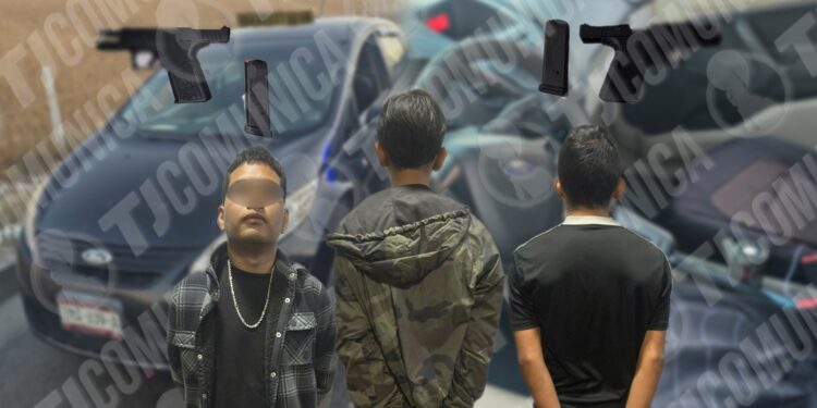 Dos menores de tan solo 13 y 15 años participan en asalto contra un abuelito; uno lo encañonó mientras el otro le robaba el vehículo