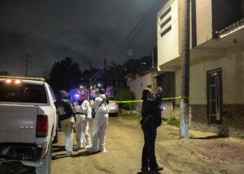 Hallazgo de cuerpo con huellas de violencia dentro de un vehículo en Pedregal de Santa Julia