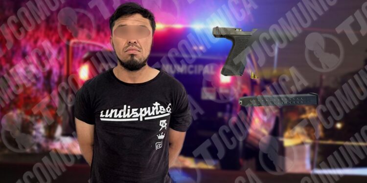 Municipales atoran a trabajador de car wash con droga y arma; “es para mi protección y la droga para usarla con mis amigos”