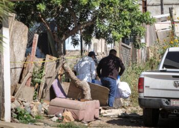 Localizan a pareja sin vida con huellas de violencia en la colonia Girasoles