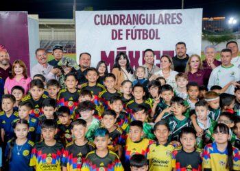 ILUMINANDO MÁS ESPACIOS DEPORTIVOS: NORMA BUSTAMANTE ENTREGA REHABILITACIÓN DEL CAMPO “BOTICAS” PÉREZ