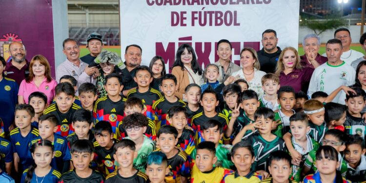 ILUMINANDO MÁS ESPACIOS DEPORTIVOS: NORMA BUSTAMANTE ENTREGA REHABILITACIÓN DEL CAMPO “BOTICAS” PÉREZ